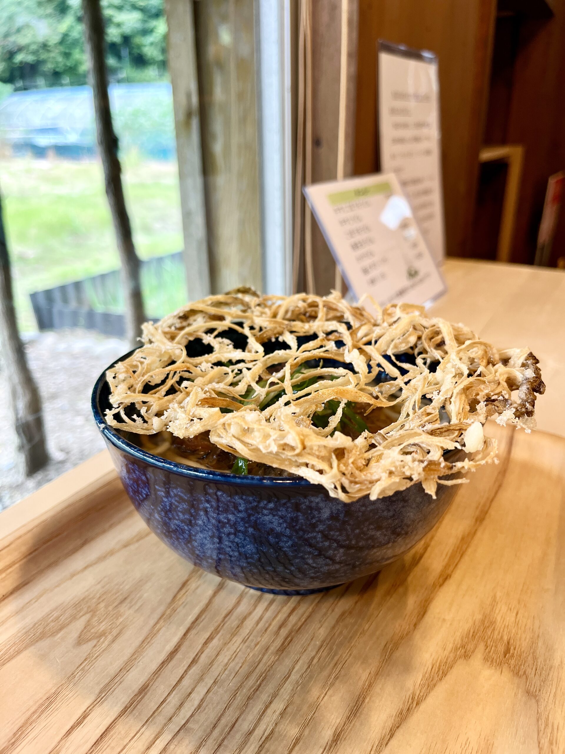 友情パワーで誕生】安佐北区狩留家町に｢うどん やまぼうし｣がオープン