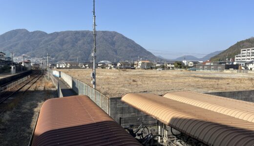 【開店速報】安佐北区のJR芸備線下深川駅前の広大な空き地に｢エブリイ深川店(仮)｣がオープンするみたい。この場所、以前は何があった!? ★まるごとクイズ★